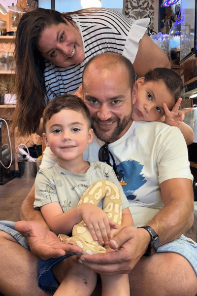 משפחה עם נחש